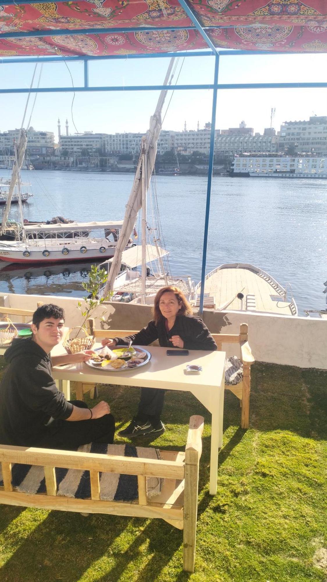 Onaty Narty Guest House Aswan Bagian luar foto
