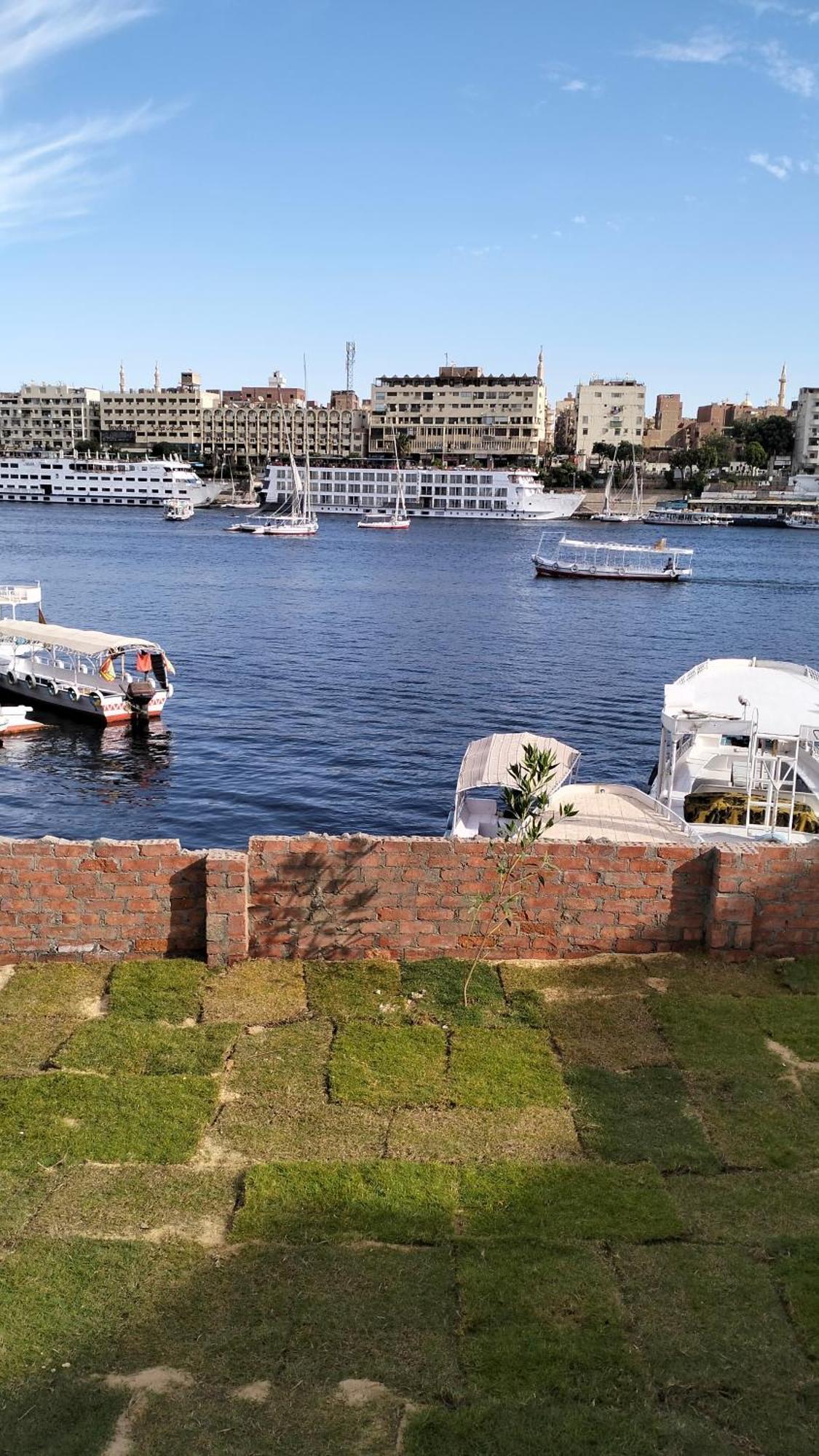 Onaty Narty Guest House Aswan Bagian luar foto